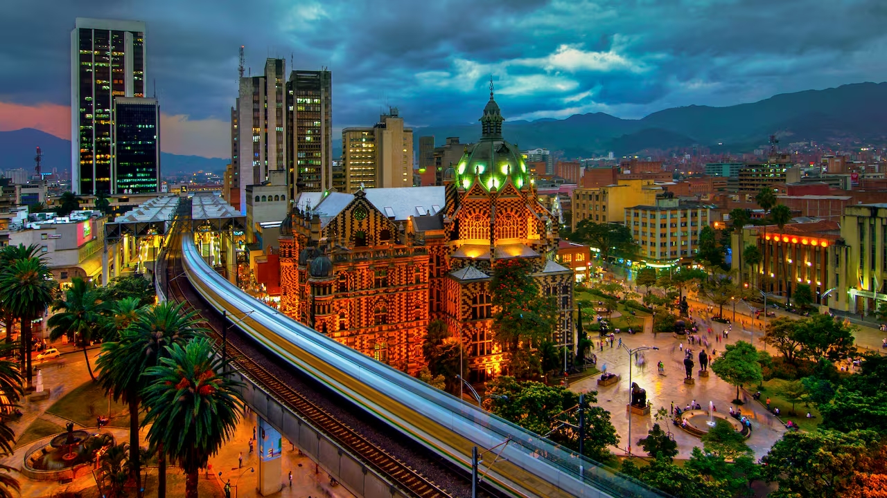 Así se fortalece el turismo entre Ecuador y Medellín
