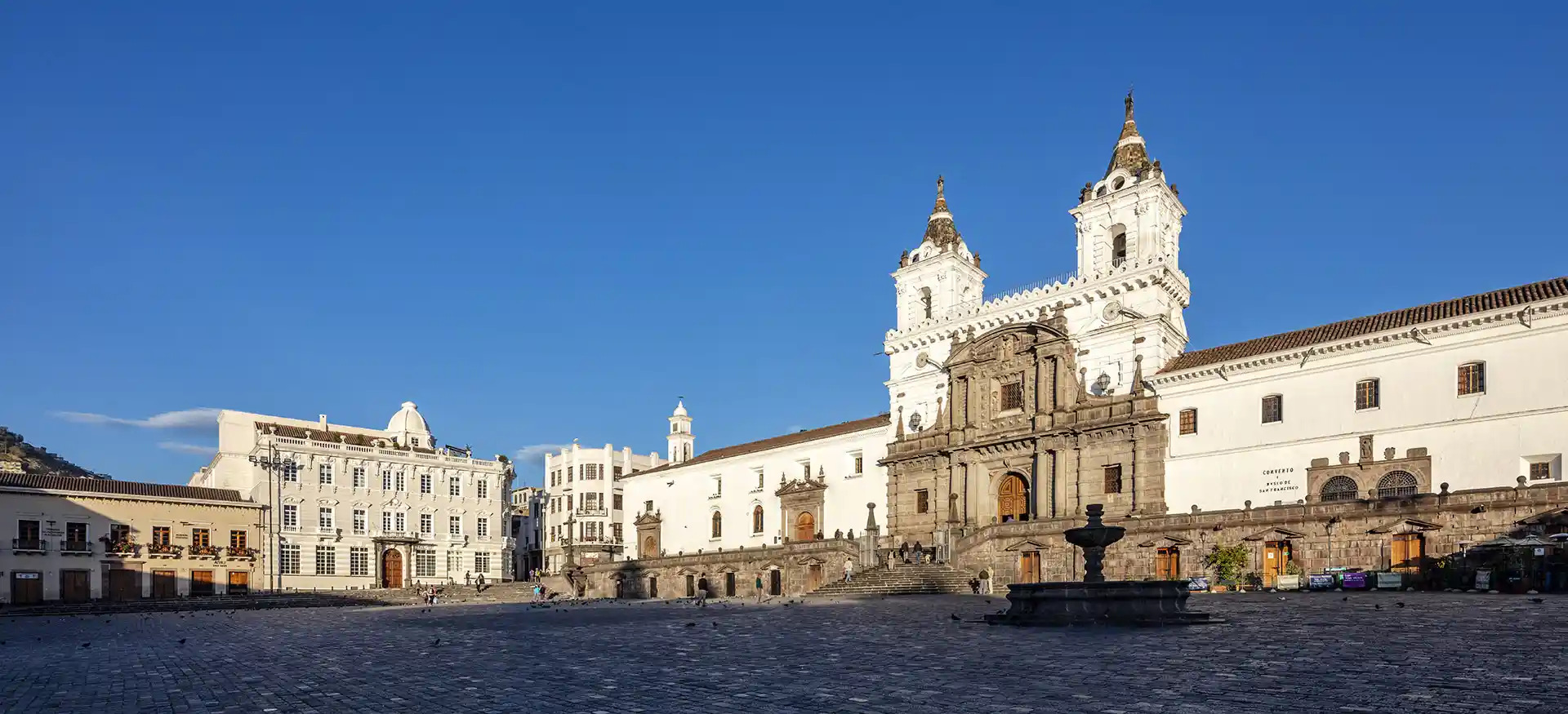 Metro de Quito impulsa las ventas de restaurantes y hoteles del Centro Histórico